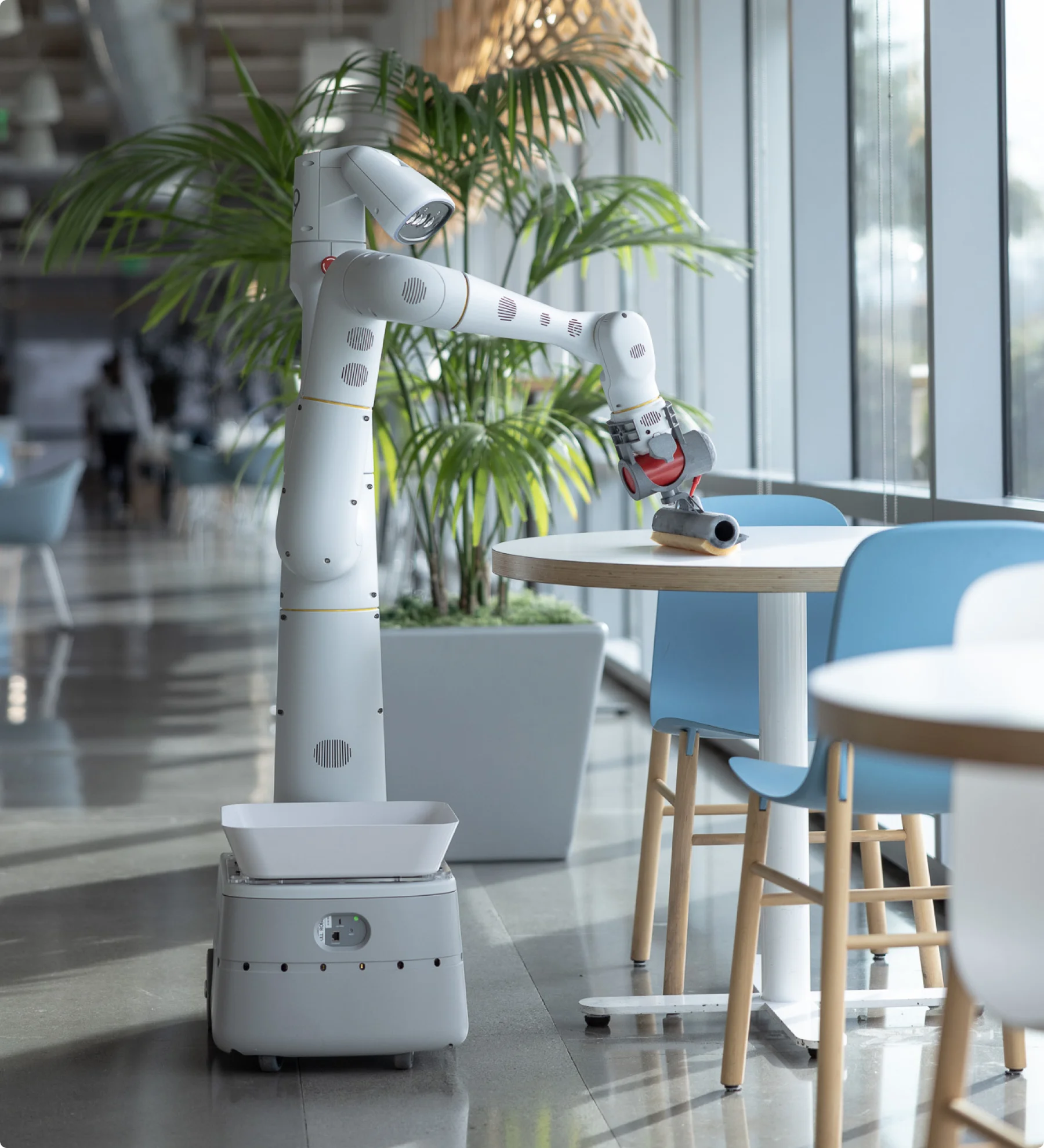 Figure 3: Everyday Robot platform.